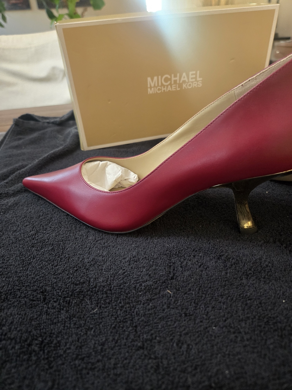 Michael Kors Women's Red Pointed-Toe Leather Gold Metal Heel Pumps Size 11/42 - Picture 6 of 12